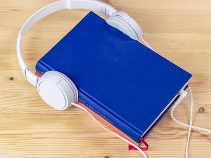 أفضل تطبيقات الكتب الصوتية العربية والعالمية